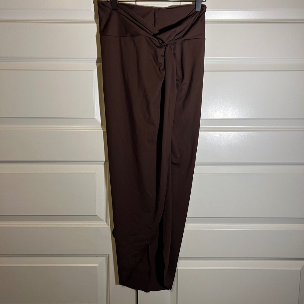 SKIMS Signature Swim Sarong Skirt in Cocoa Brown, Women's Size Medium, NWT - Picture 3 of 12